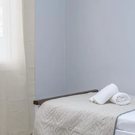 Apartment J&t - 150m From The